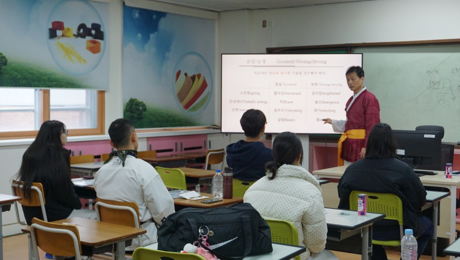 c8768b1d89300afc850bf55632de0fc6_1765933